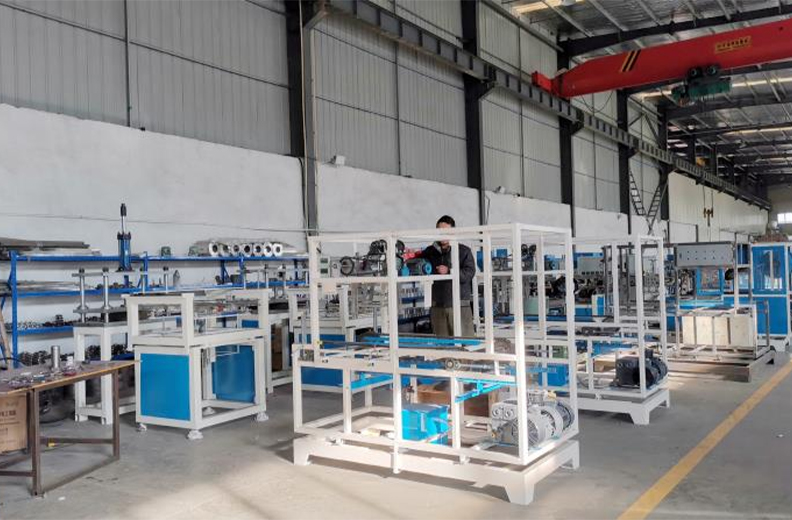  Machine and Mold Manufacturing 